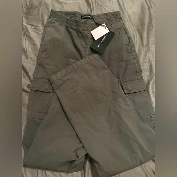 Gray Cargo Pants (with pockets) - Picture 3 of 3
